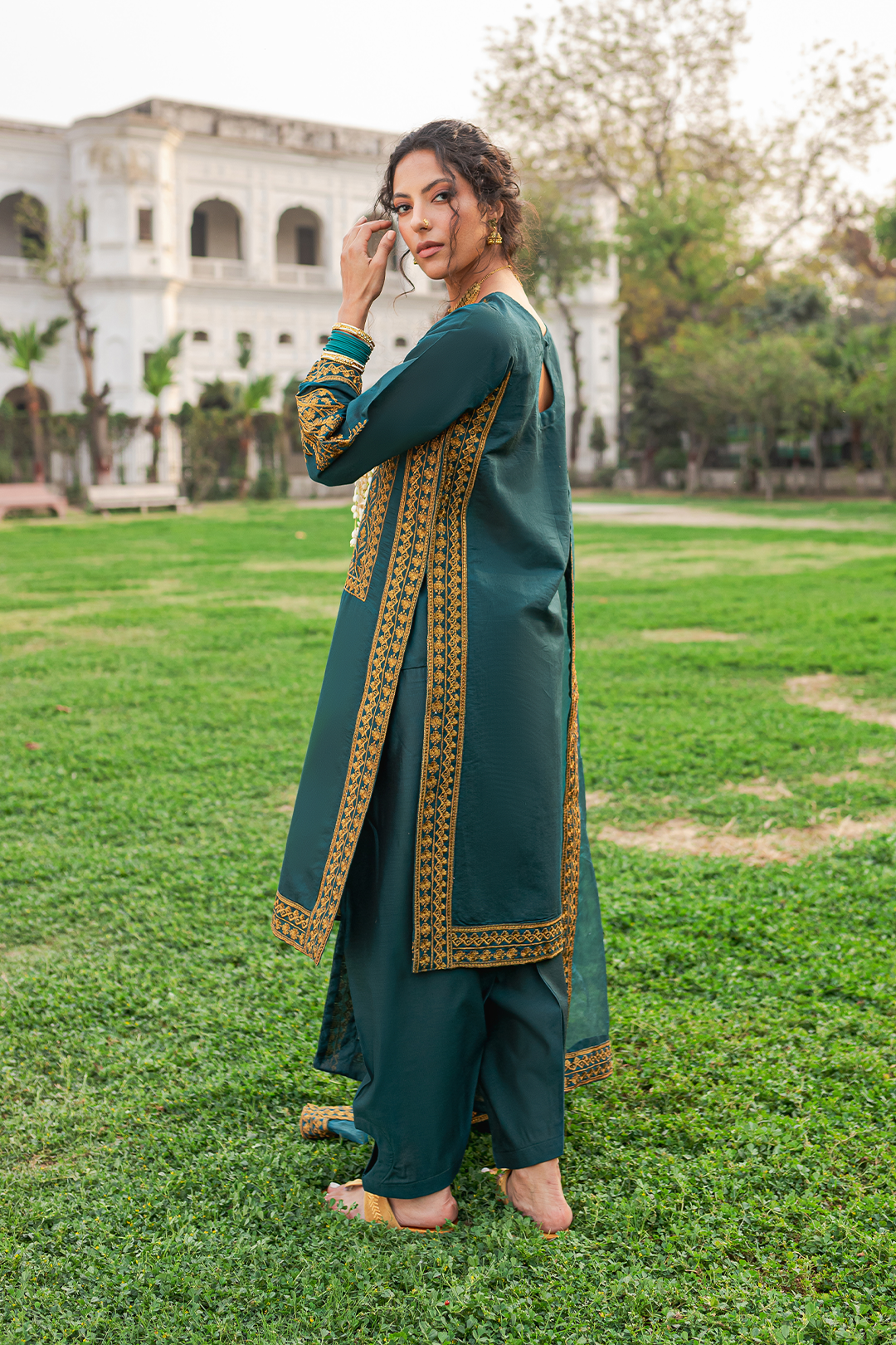 Very Simple And Stylish Dresses To Wear In Eid in 2022 | Simple frocks,  Stylish dresses, Simple frock design
